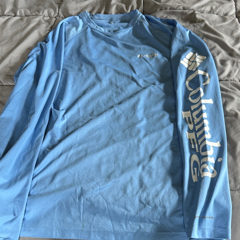 Columbia Men's Light Blue Long Sleeve t-shirt